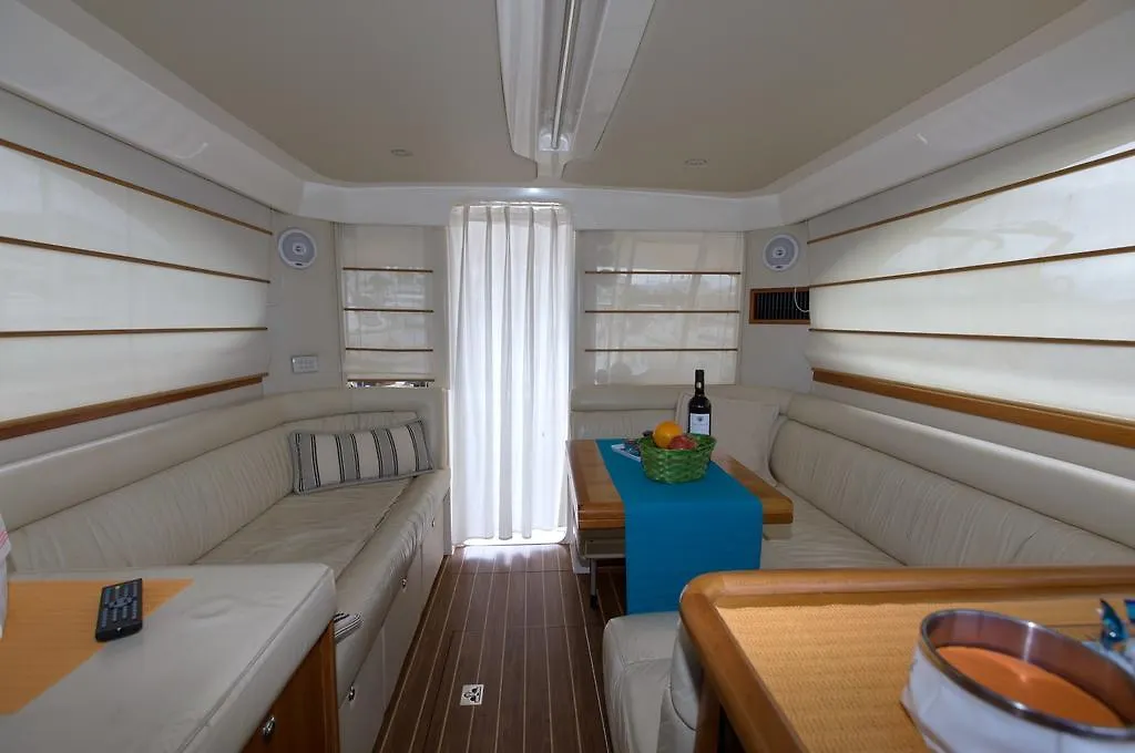 ホテル Yaku Wayra Charter プラヤ・ブランカ